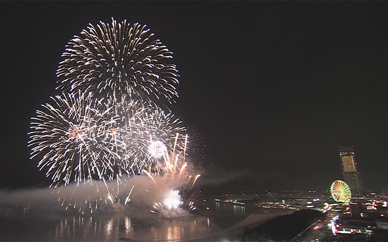 音と光が融合する、10周年の特別な夜空