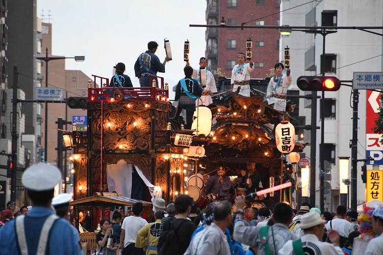 江戸時代から継承される山車まつり