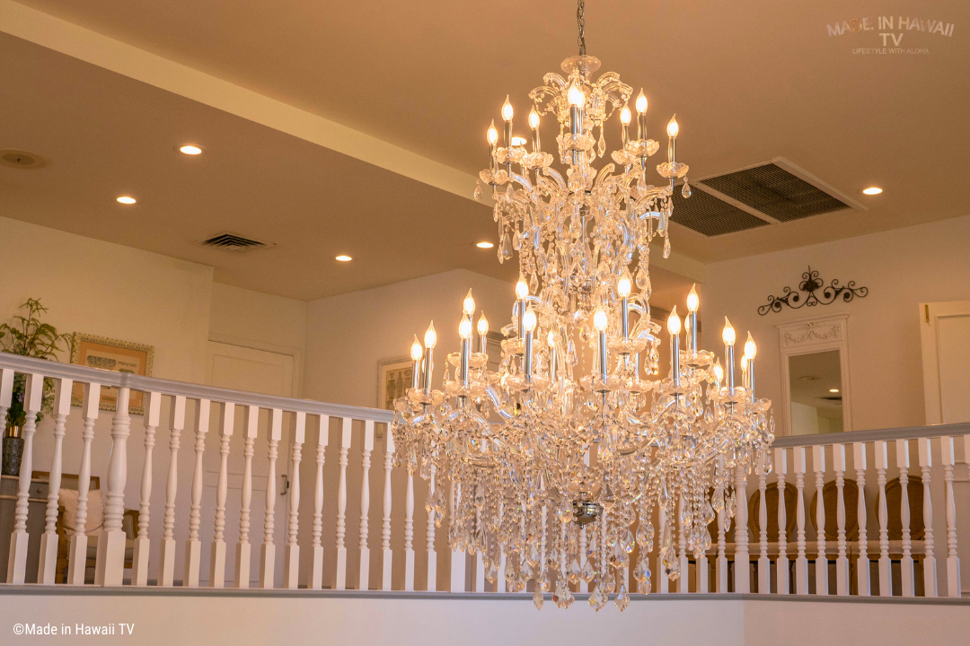 ワイキキレイアのシャンデリア